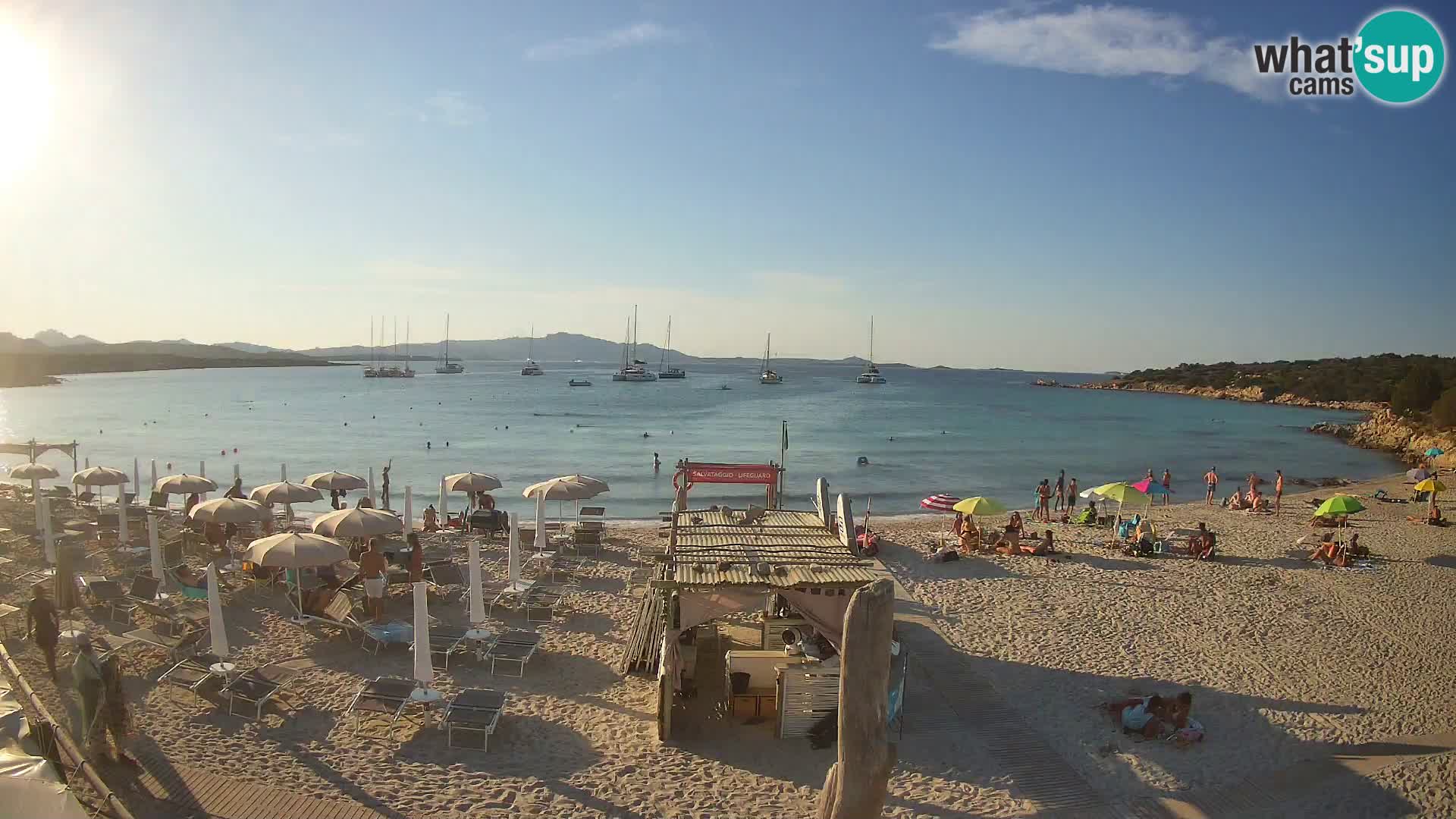 V živo plaža Cala Sabina – spletna kamera Golfo Aranci – Sardinija
