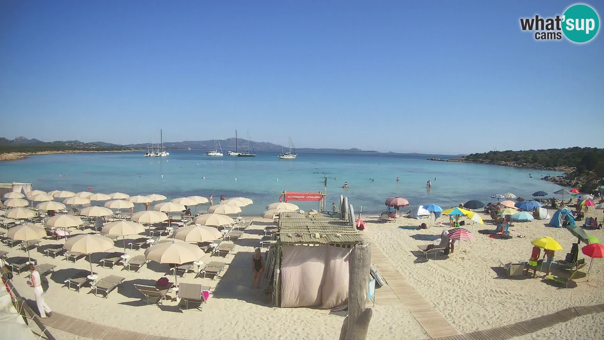 V živo plaža Cala Sabina – spletna kamera Golfo Aranci – Sardinija