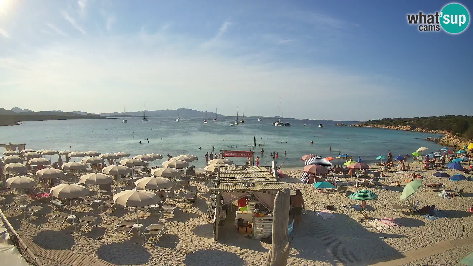 V živo plaža Cala Sabina – spletna kamera Golfo Aranci – Sardinija