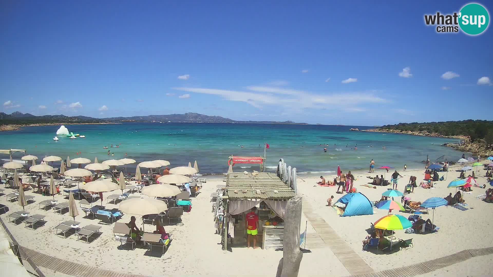 V živo plaža Cala Sabina – spletna kamera Golfo Aranci – Sardinija