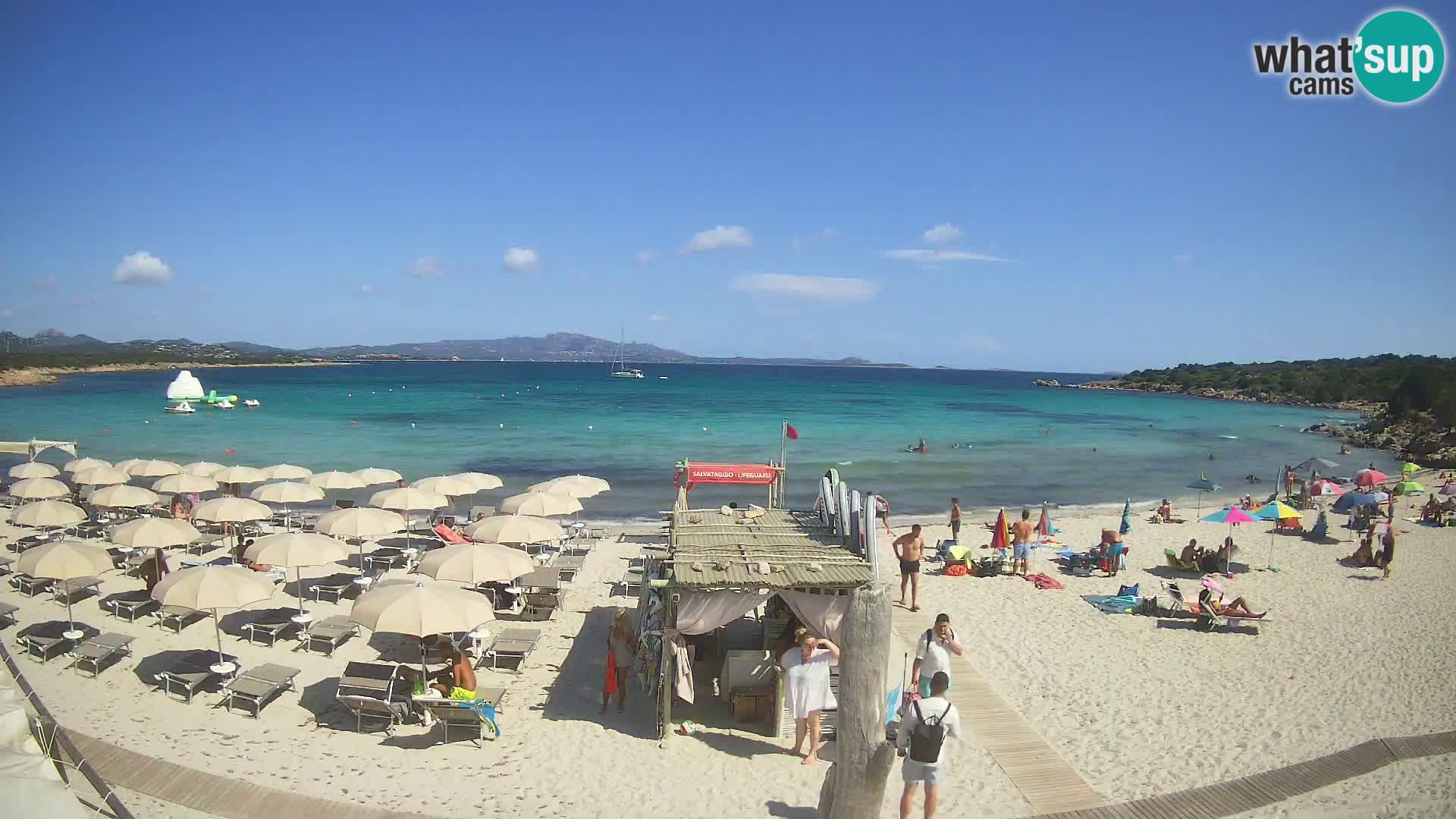 V živo plaža Cala Sabina – spletna kamera Golfo Aranci – Sardinija