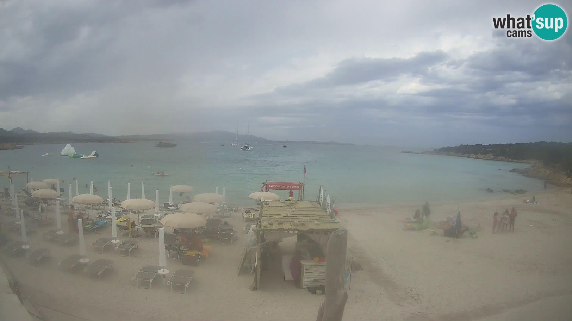 V živo plaža Cala Sabina – spletna kamera Golfo Aranci – Sardinija