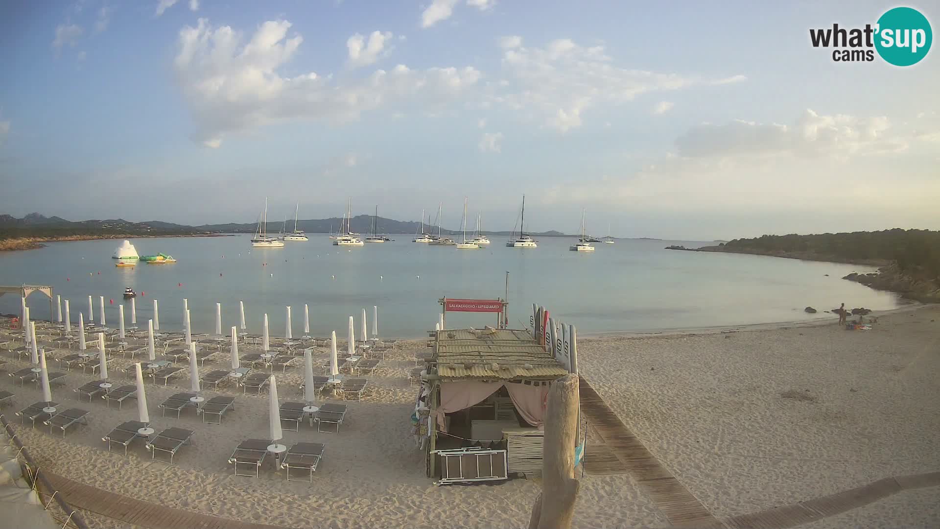 V živo plaža Cala Sabina – spletna kamera Golfo Aranci – Sardinija