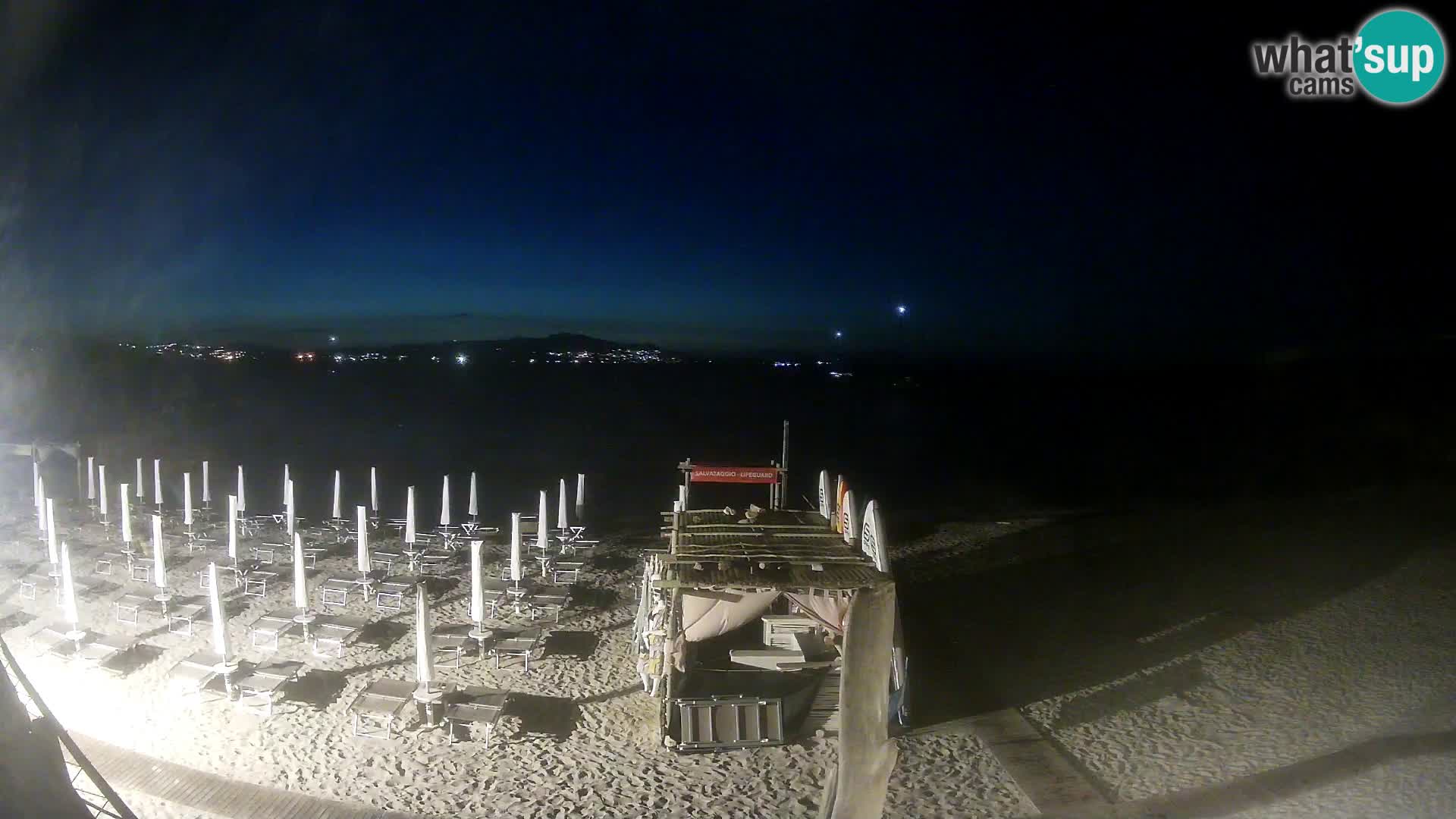 V živo plaža Cala Sabina – spletna kamera Golfo Aranci – Sardinija