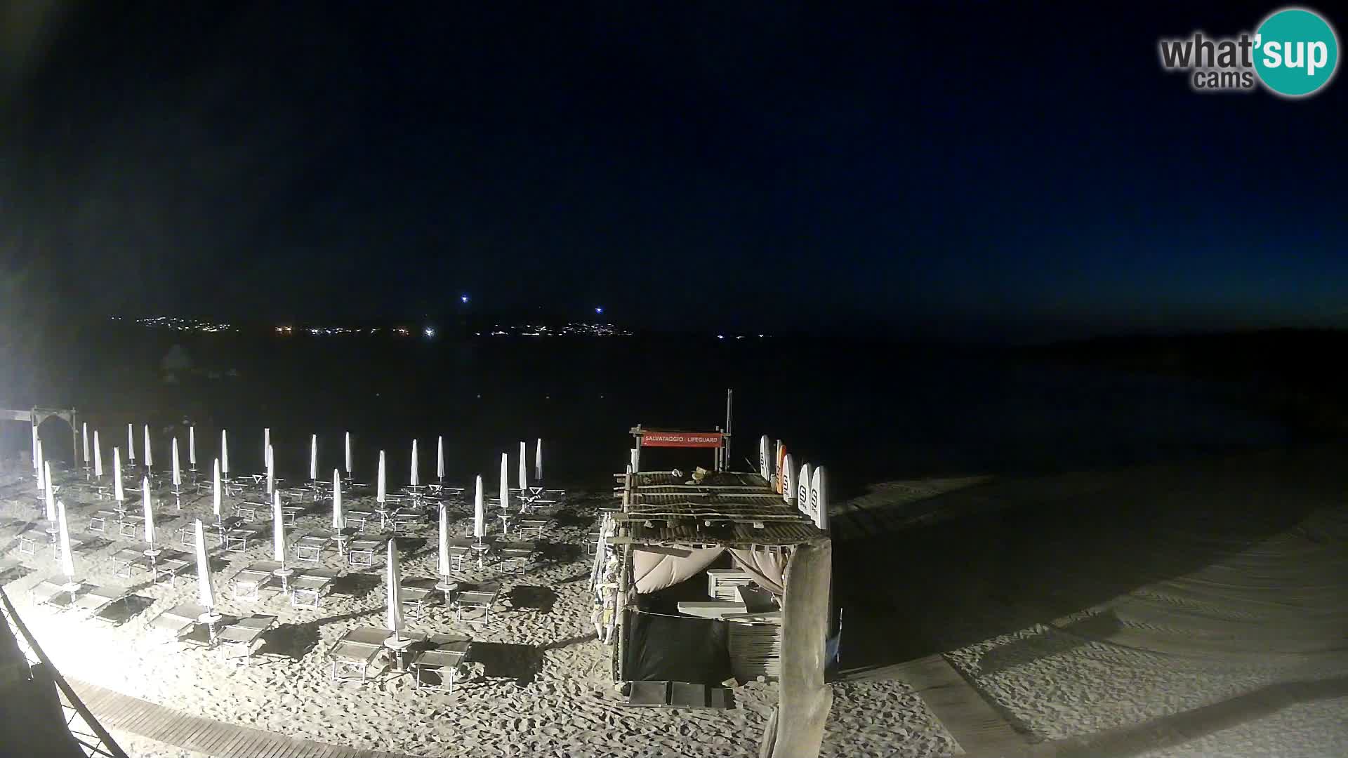 V živo plaža Cala Sabina – spletna kamera Golfo Aranci – Sardinija