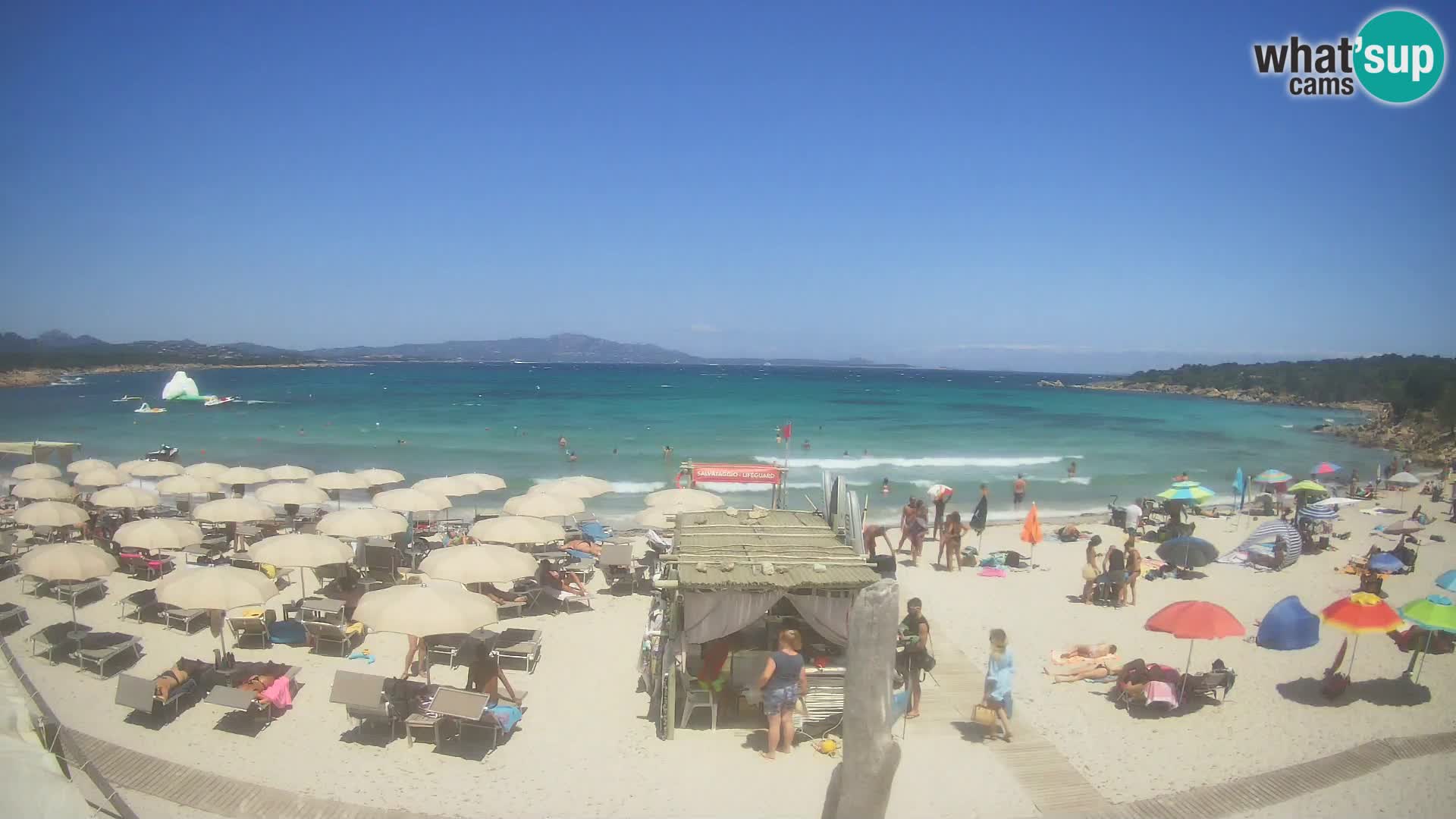 V živo plaža Cala Sabina – spletna kamera Golfo Aranci – Sardinija