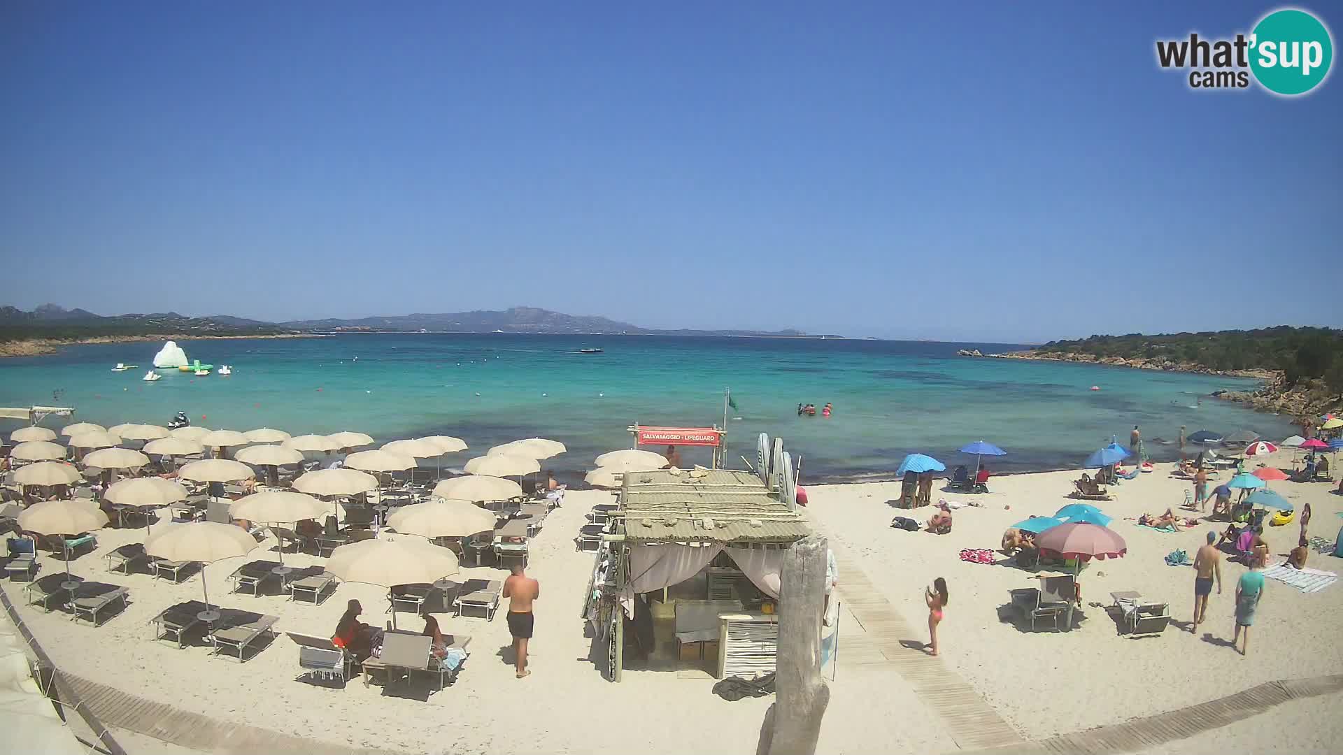 V živo plaža Cala Sabina – spletna kamera Golfo Aranci – Sardinija