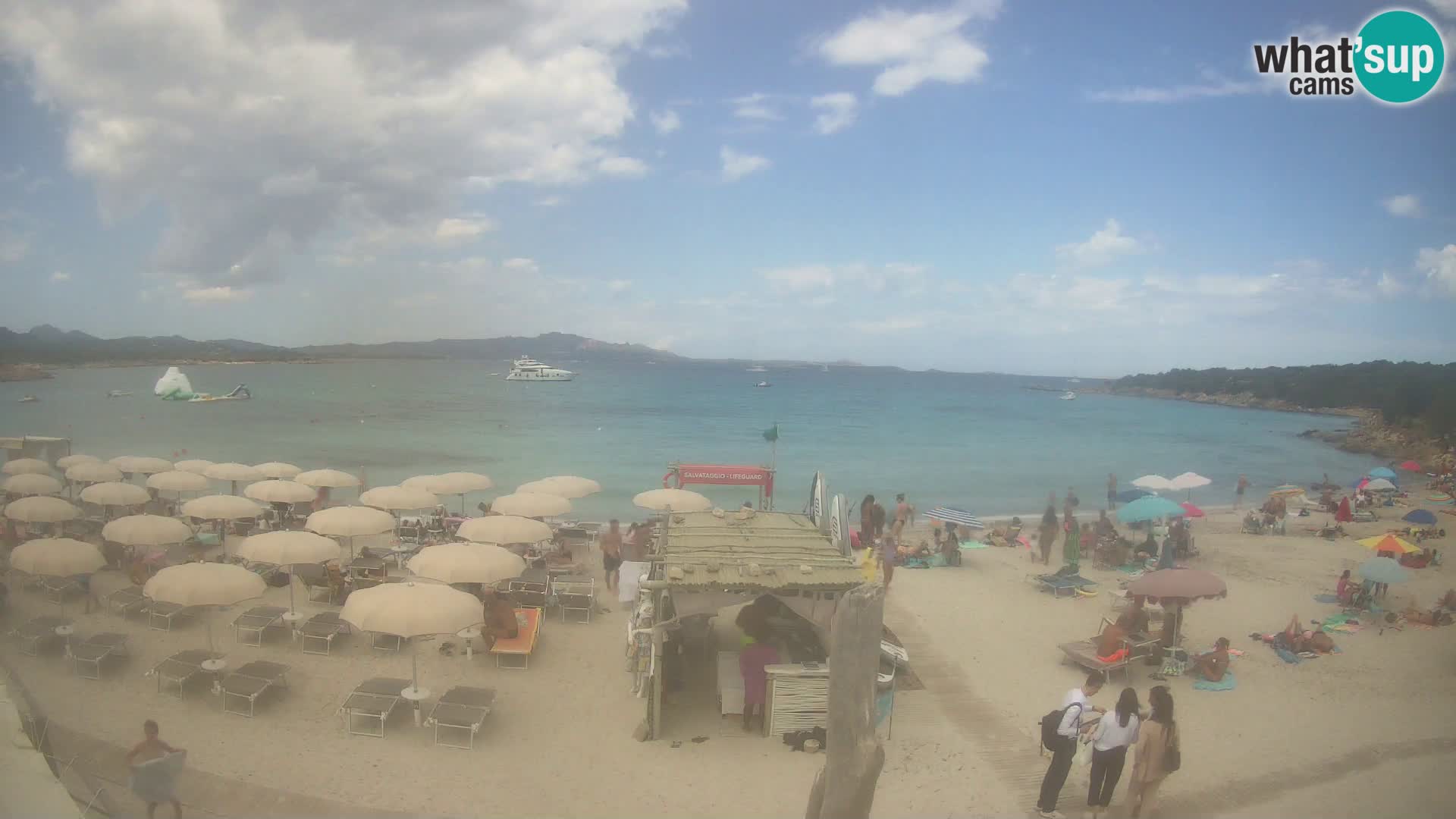 V živo plaža Cala Sabina – spletna kamera Golfo Aranci – Sardinija