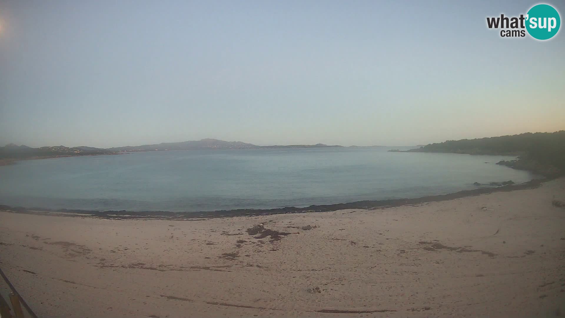 V živo plaža Cala Sabina – spletna kamera Golfo Aranci – Sardinija