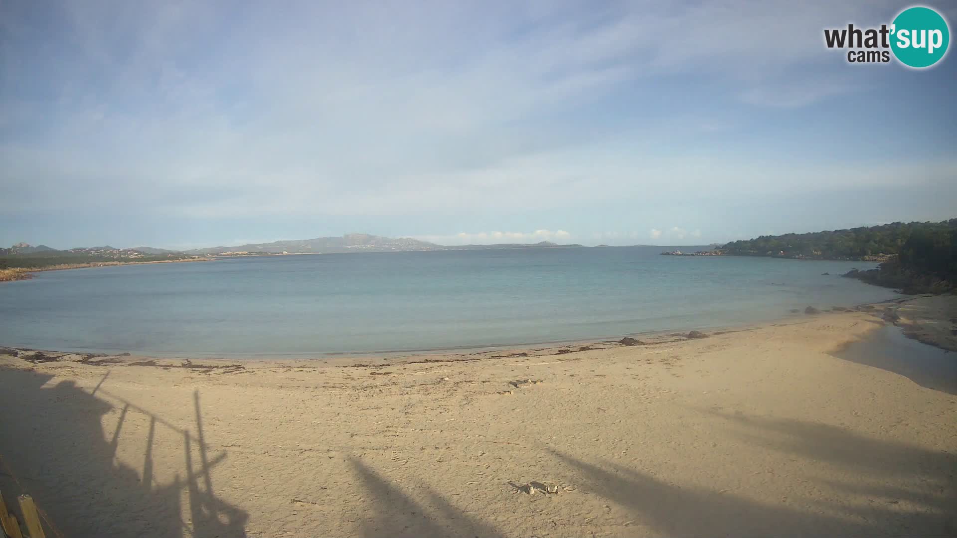 V živo plaža Cala Sabina – spletna kamera Golfo Aranci – Sardinija