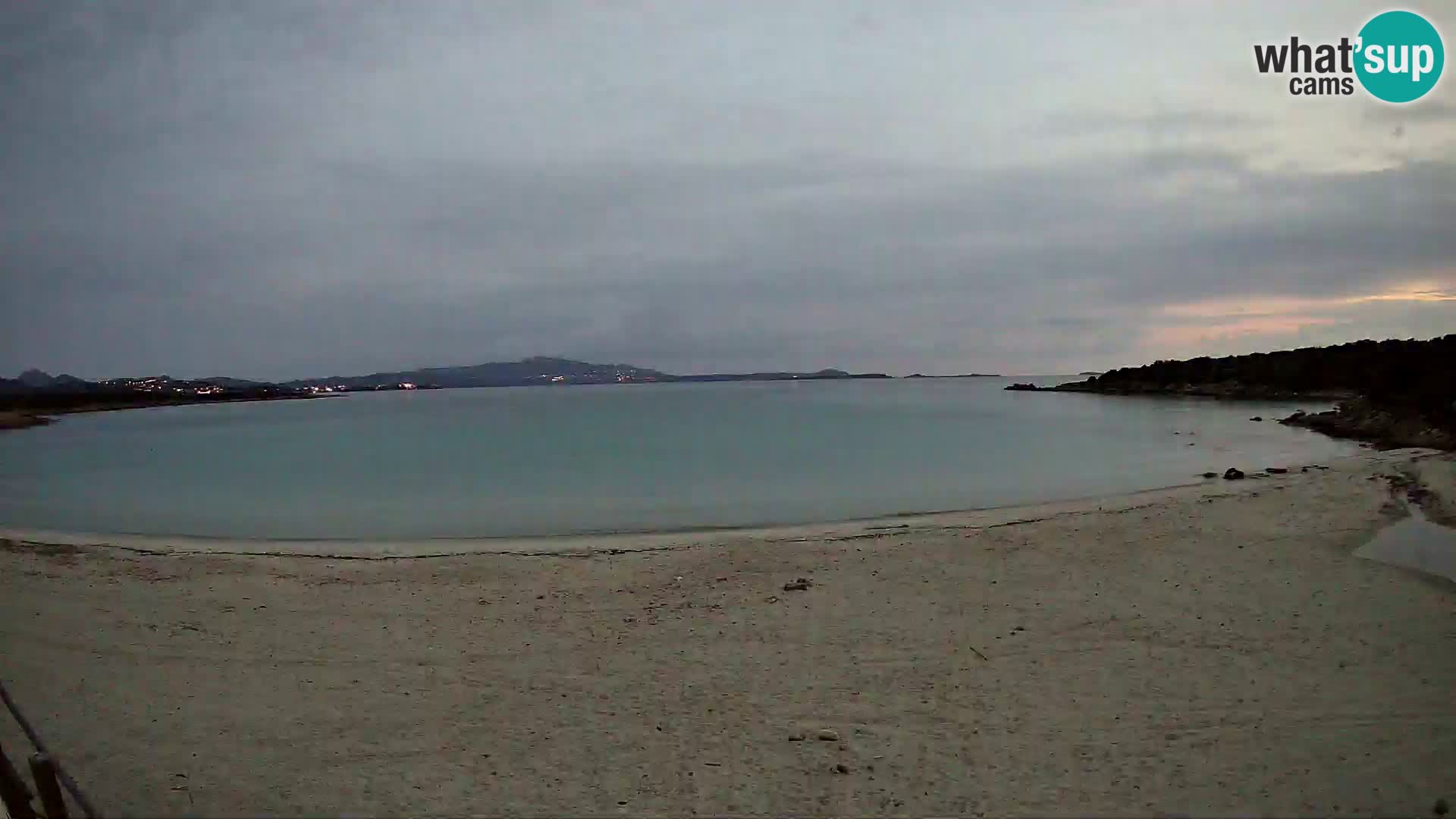 V živo plaža Cala Sabina – spletna kamera Golfo Aranci – Sardinija