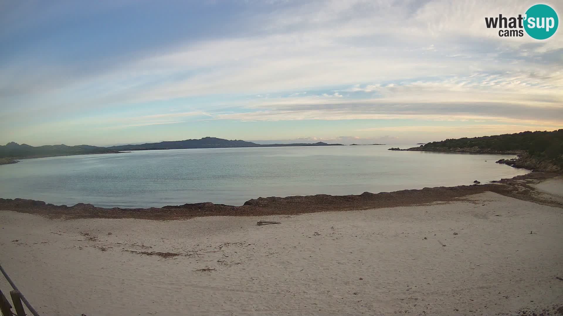 V živo plaža Cala Sabina – spletna kamera Golfo Aranci – Sardinija