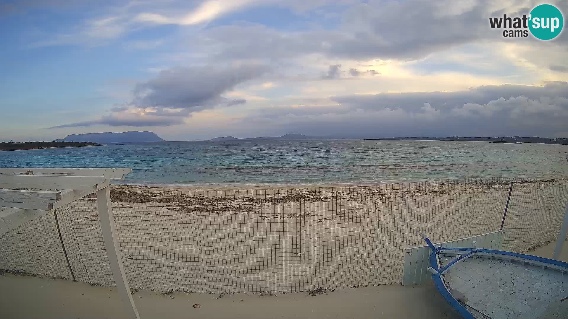 Spletana kamera Spiaggia Bianca – Golfo Aranci – Sardinija