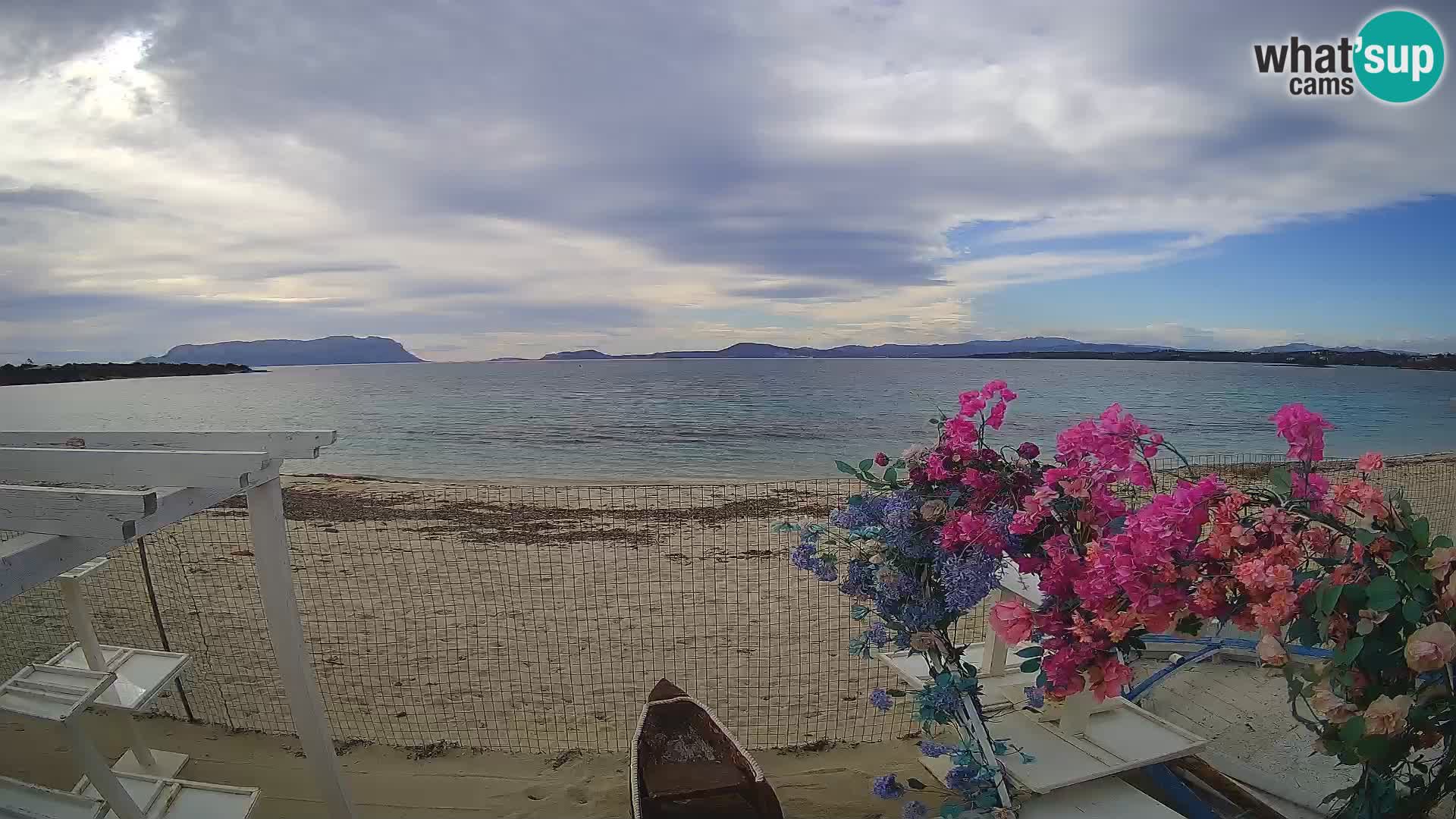 Spletana kamera Spiaggia Bianca – Golfo Aranci – Sardinija