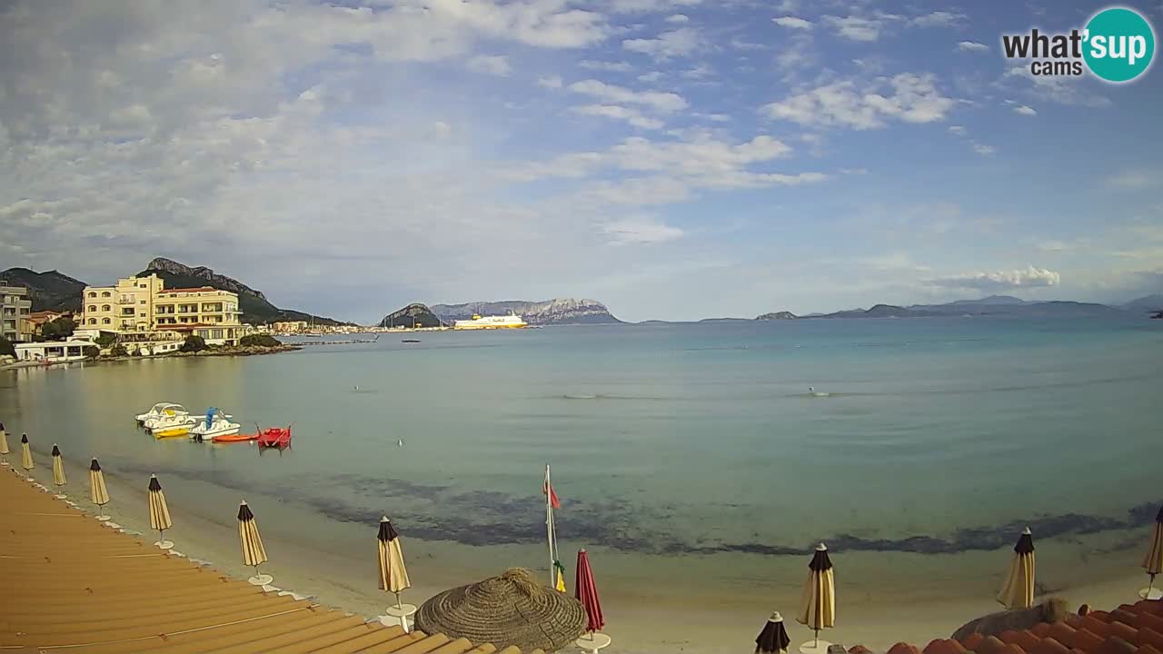 Spletna kamera Terza Spiaggia Golfo Aranci – Pogled na plažo v živo