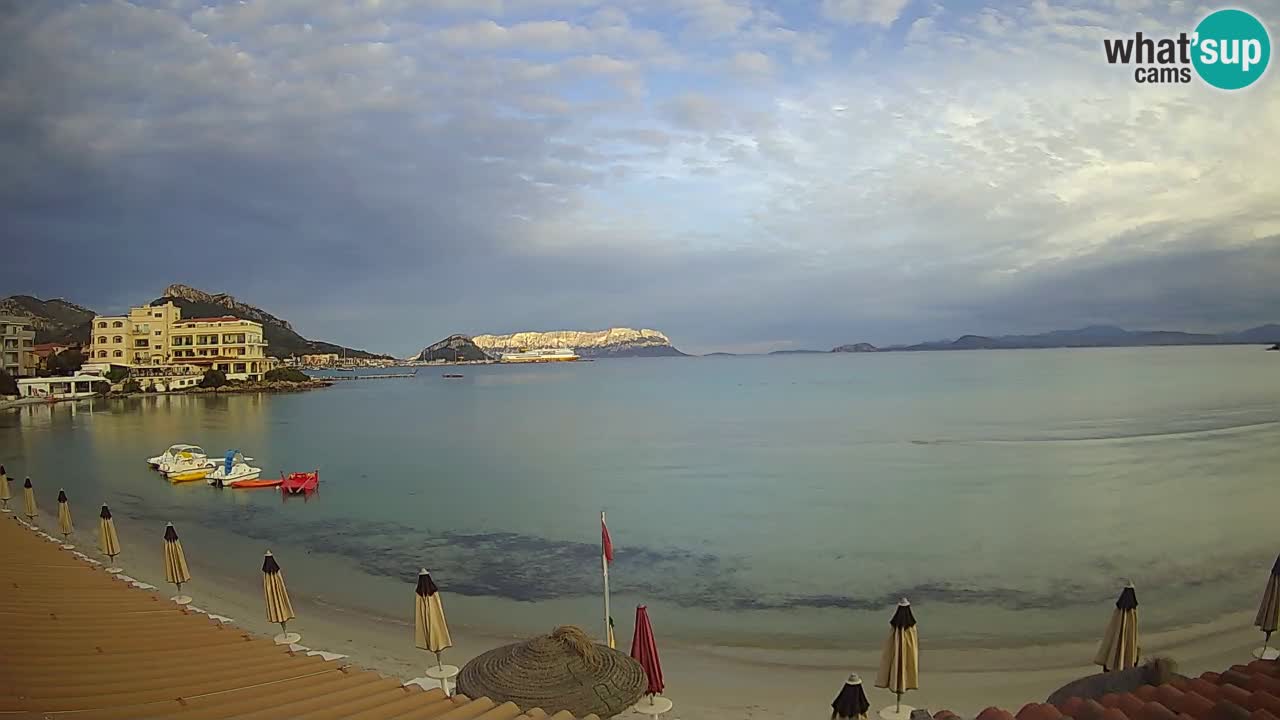 Web kamera Terza Spiaggia Golfo Aranci – Pogled uživo na plažu