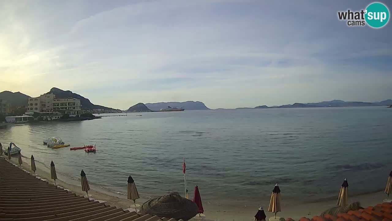 Spletna kamera Terza Spiaggia Golfo Aranci – Pogled na plažo v živo