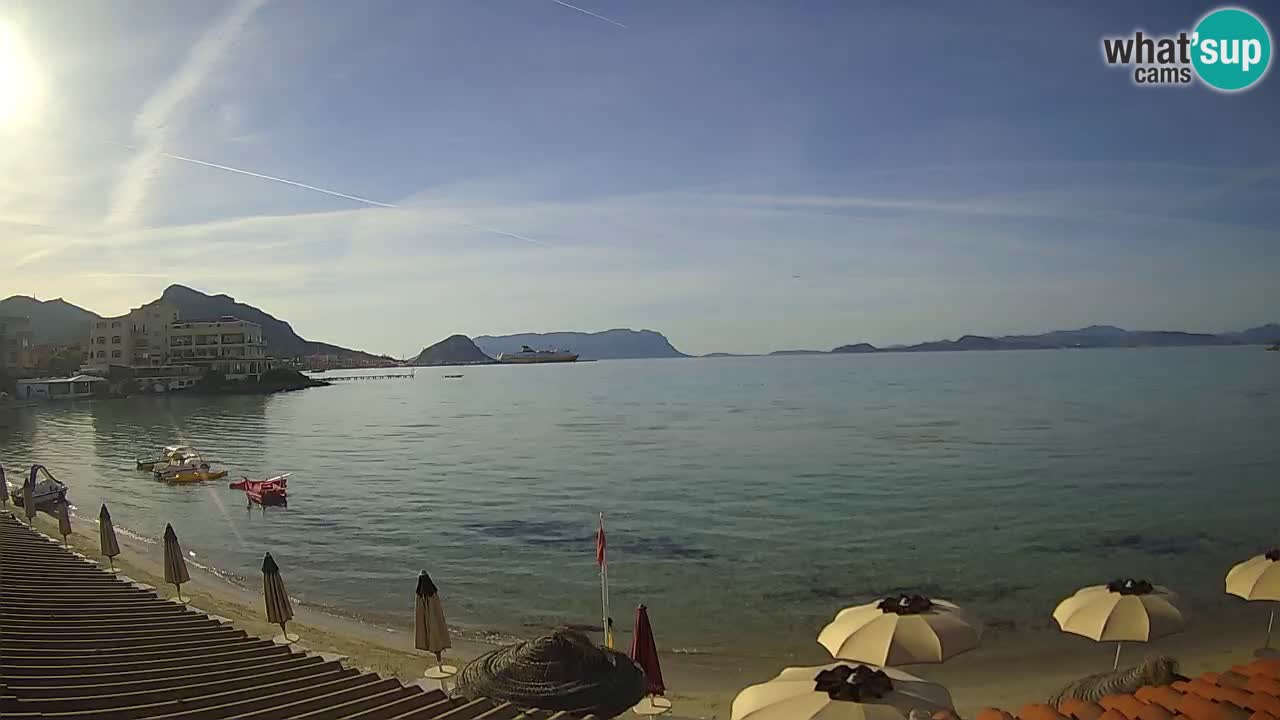 Spletna kamera Terza Spiaggia Golfo Aranci – Pogled na plažo v živo