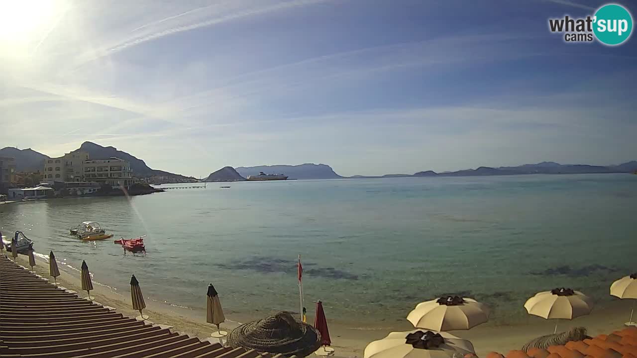 Spletna kamera Terza Spiaggia Golfo Aranci – Pogled na plažo v živo