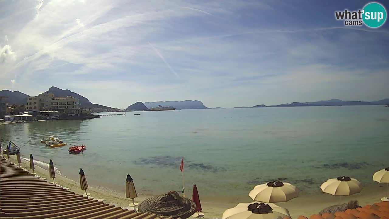 Spletna kamera Terza Spiaggia Golfo Aranci – Pogled na plažo v živo