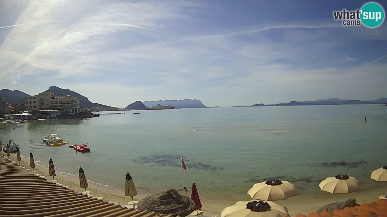 Spletna kamera Terza Spiaggia Golfo Aranci – Pogled na plažo v živo