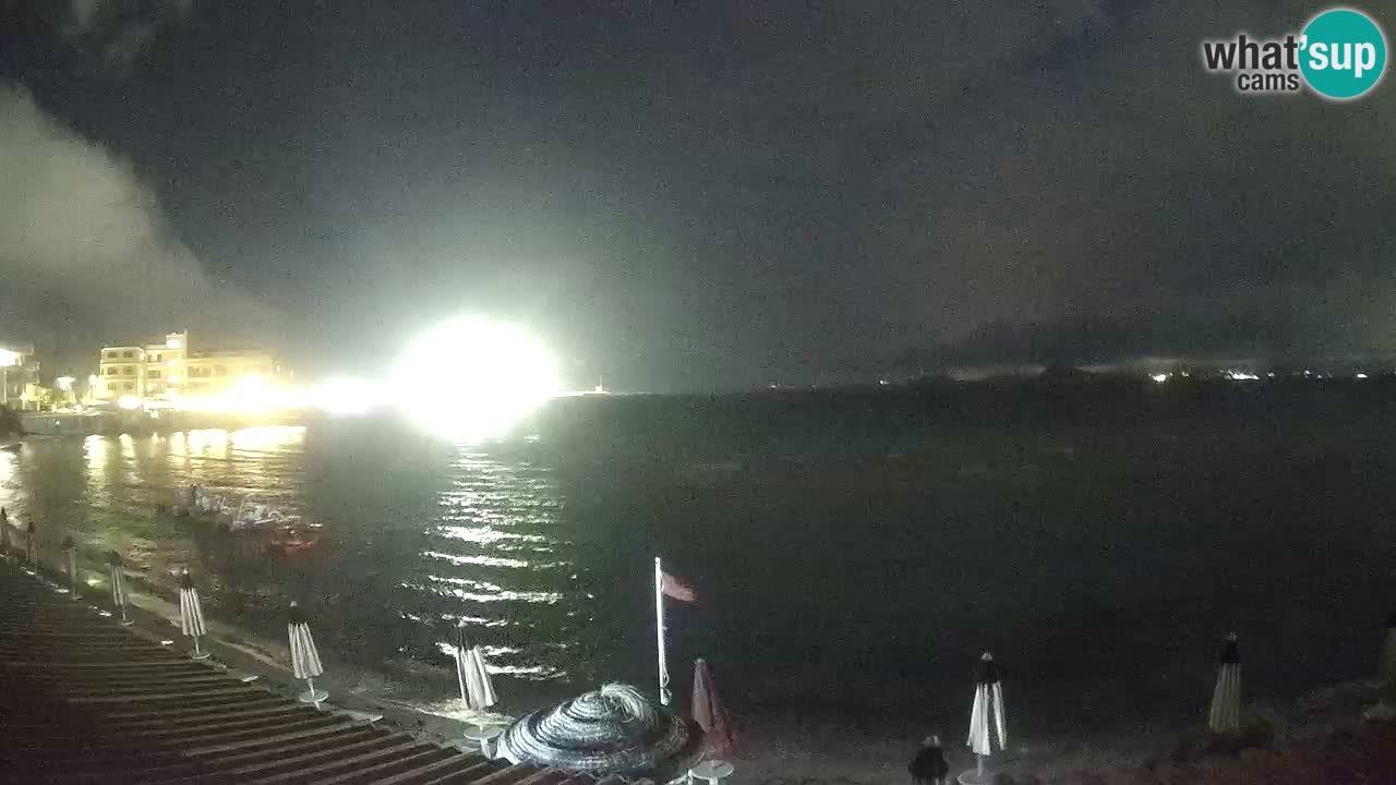 Spletna kamera Terza Spiaggia Golfo Aranci – Pogled na plažo v živo