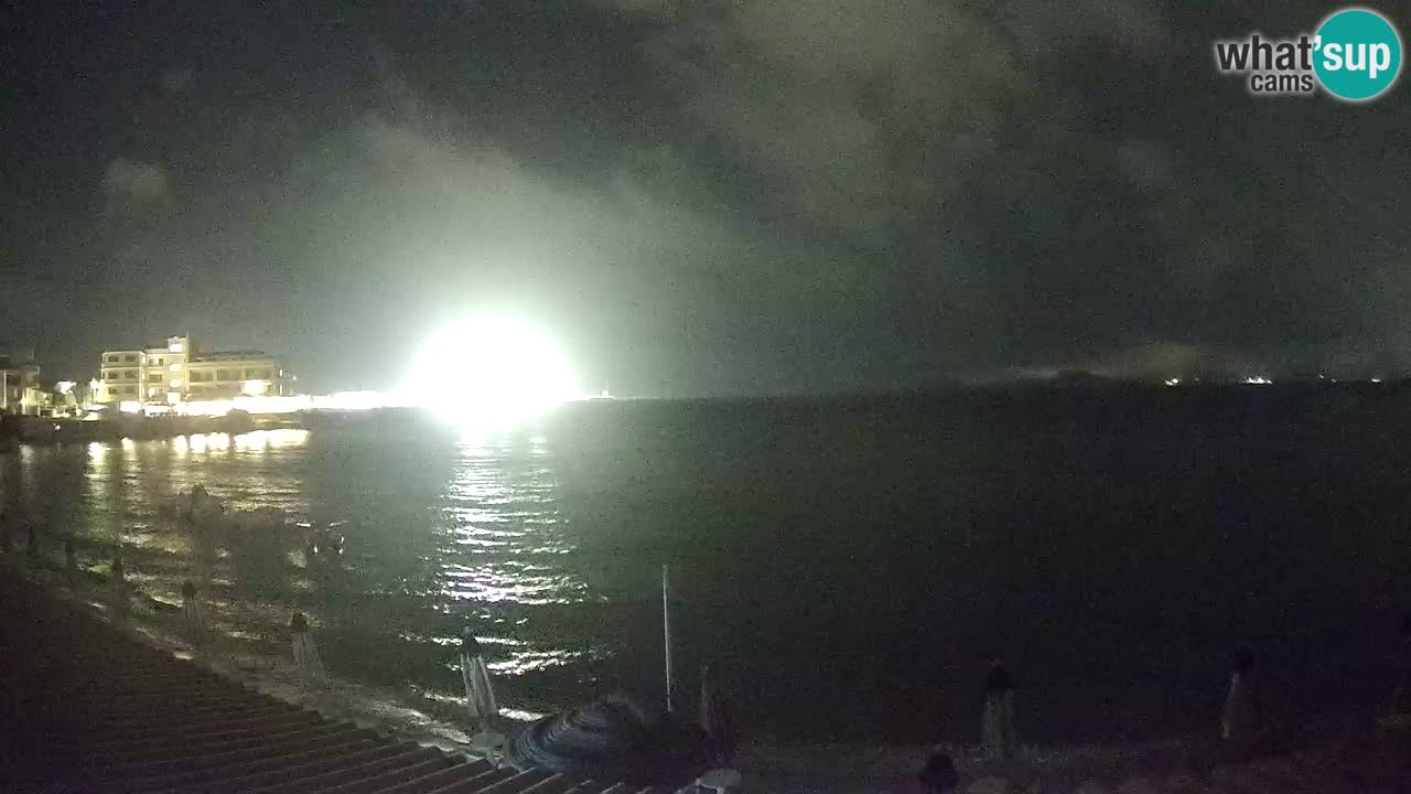 Spletna kamera Terza Spiaggia Golfo Aranci – Pogled na plažo v živo