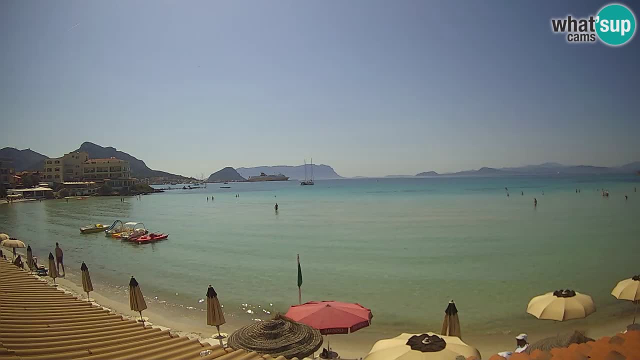 Spletna kamera Terza Spiaggia Golfo Aranci – Pogled na plažo v živo