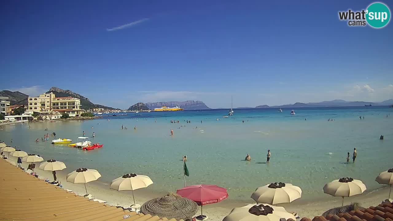Spletna kamera Terza Spiaggia Golfo Aranci – Pogled na plažo v živo