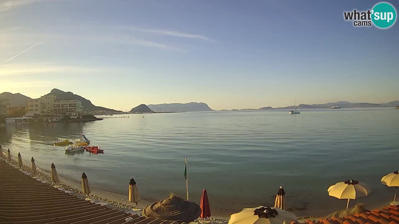 Spletna kamera Terza Spiaggia Golfo Aranci – Pogled na plažo v živo