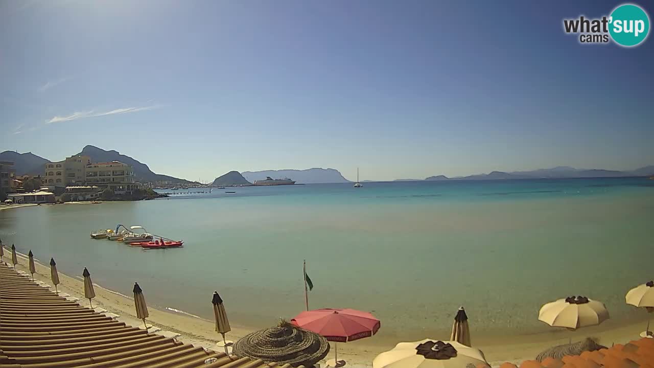 Spletna kamera Terza Spiaggia Golfo Aranci – Pogled na plažo v živo
