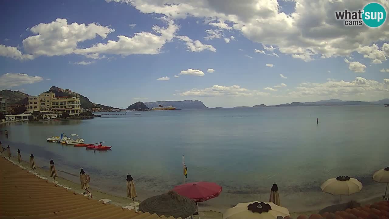 Spletna kamera Terza Spiaggia Golfo Aranci – Pogled na plažo v živo