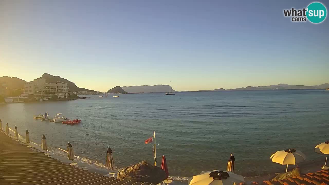 Spletna kamera Terza Spiaggia Golfo Aranci – Pogled na plažo v živo