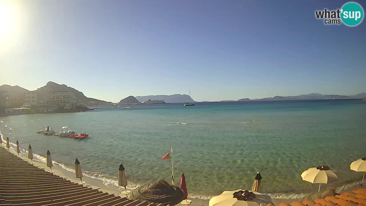 Spletna kamera Terza Spiaggia Golfo Aranci – Pogled na plažo v živo