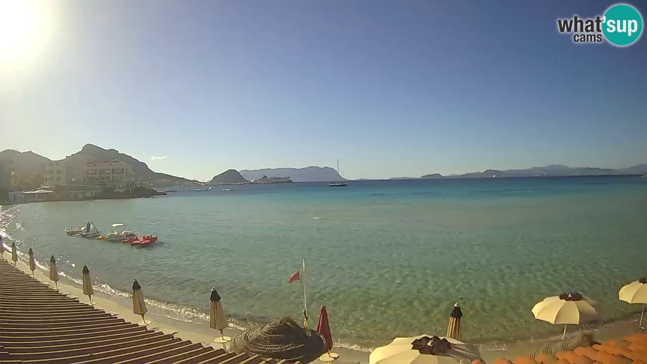 Spletna kamera Terza Spiaggia Golfo Aranci – Pogled na plažo v živo