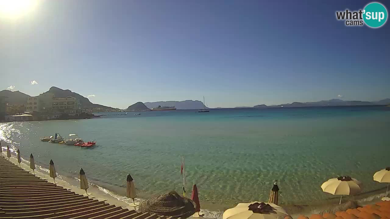 Spletna kamera Terza Spiaggia Golfo Aranci – Pogled na plažo v živo