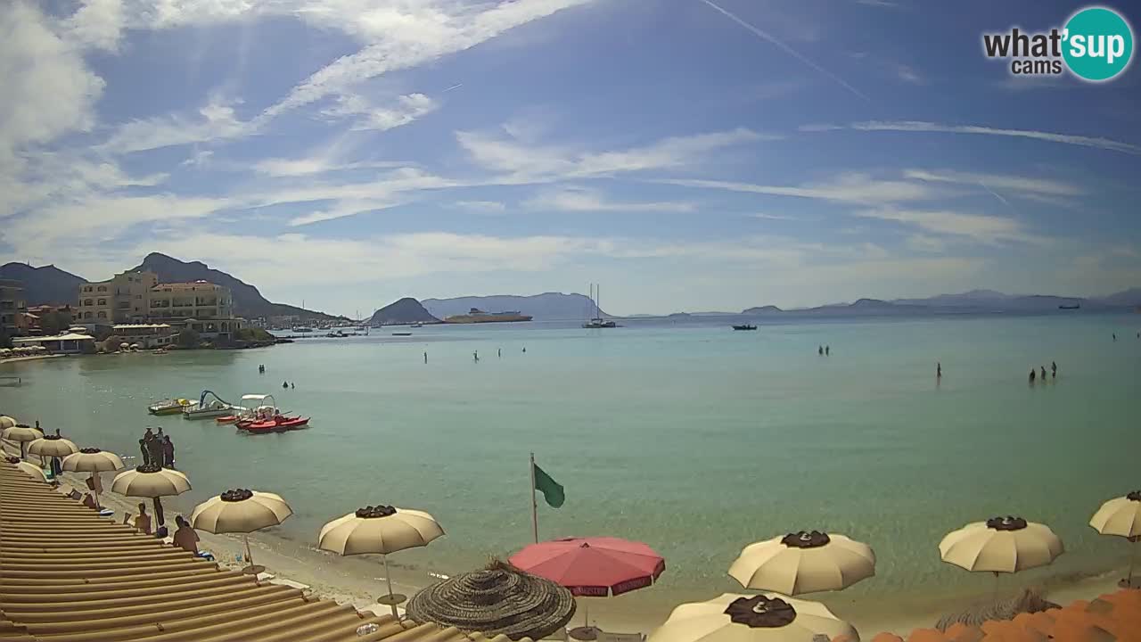 Spletna kamera Terza Spiaggia Golfo Aranci – Pogled na plažo v živo