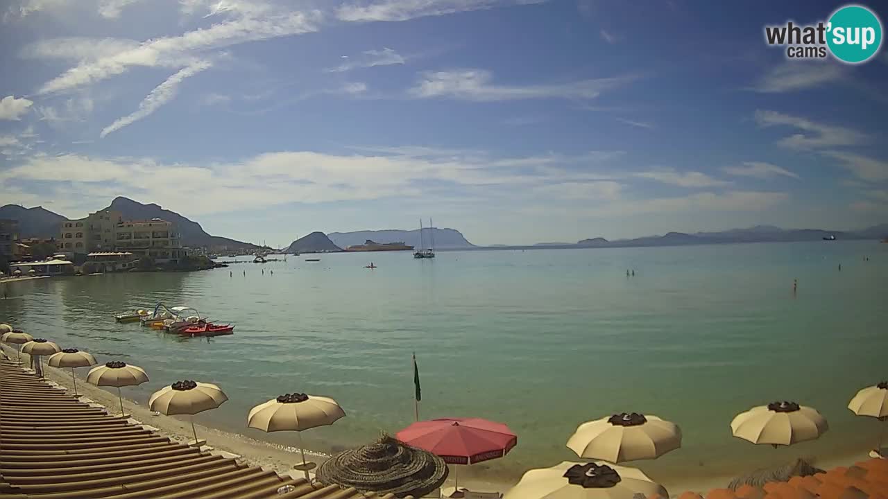 Spletna kamera Terza Spiaggia Golfo Aranci – Pogled na plažo v živo
