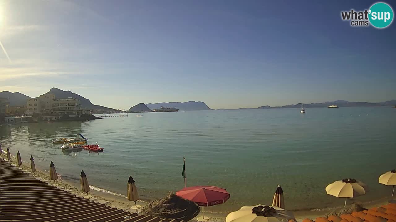 Spletna kamera Terza Spiaggia Golfo Aranci – Pogled na plažo v živo