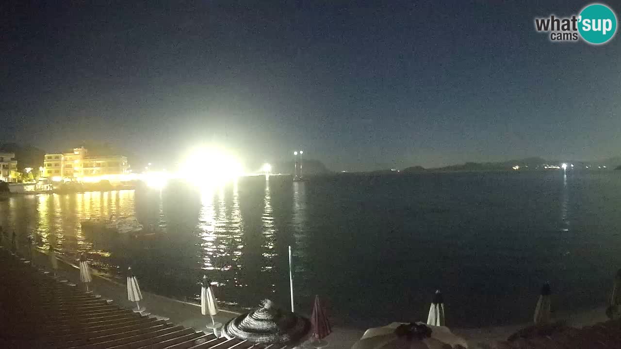 Spletna kamera Terza Spiaggia Golfo Aranci – Pogled na plažo v živo