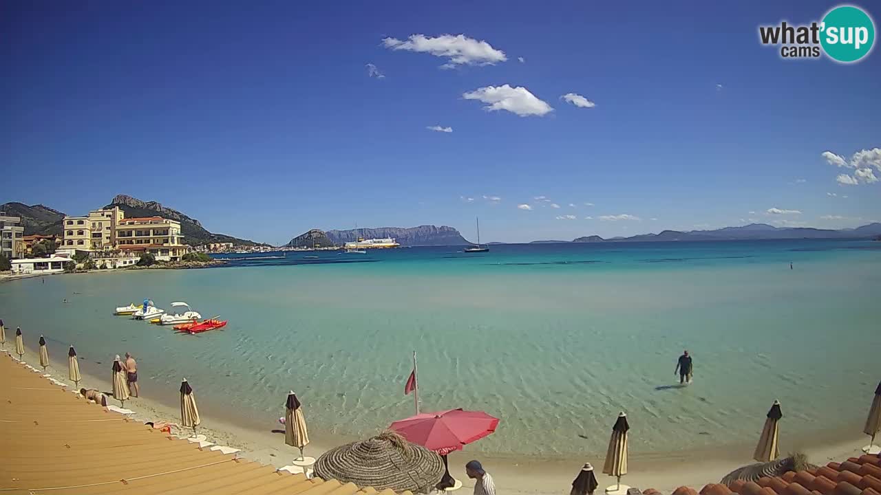 Spletna kamera Terza Spiaggia Golfo Aranci – Pogled na plažo v živo