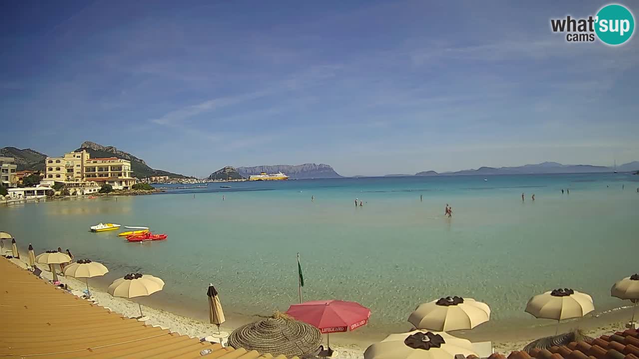 Spletna kamera Terza Spiaggia Golfo Aranci – Pogled na plažo v živo