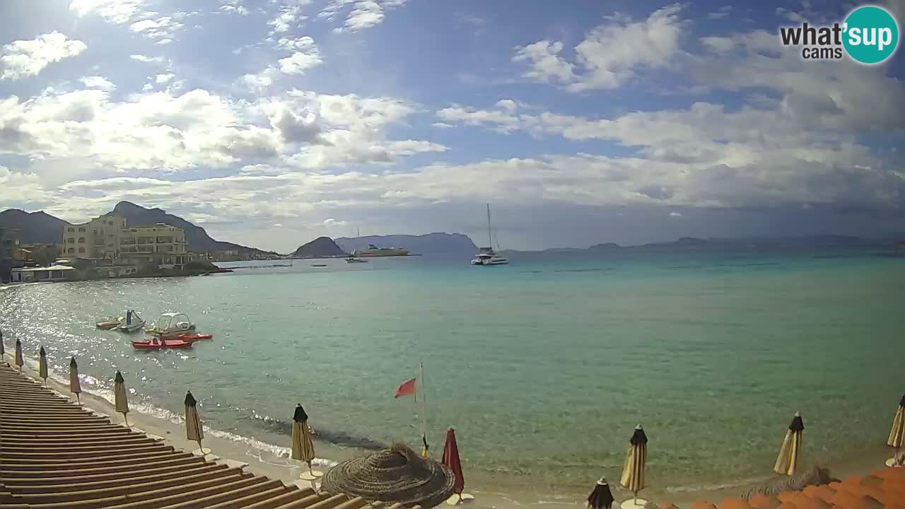 Spletna kamera Terza Spiaggia Golfo Aranci – Pogled na plažo v živo