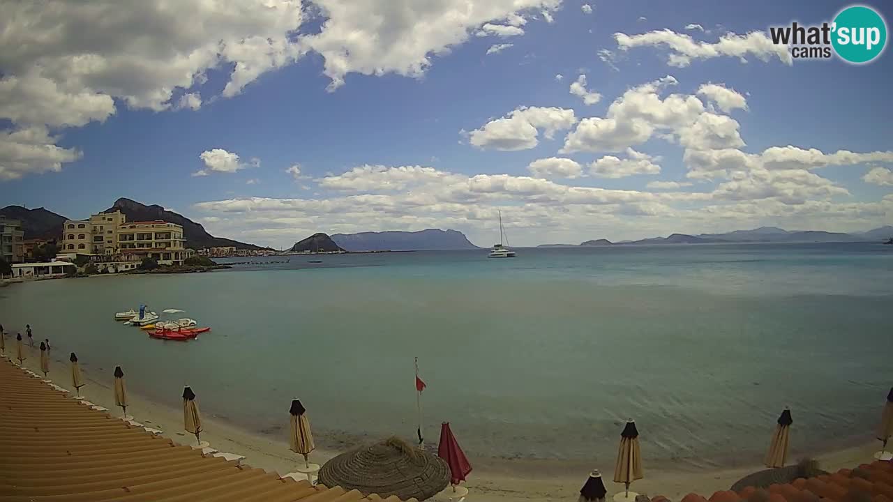 Spletna kamera Terza Spiaggia Golfo Aranci – Pogled na plažo v živo