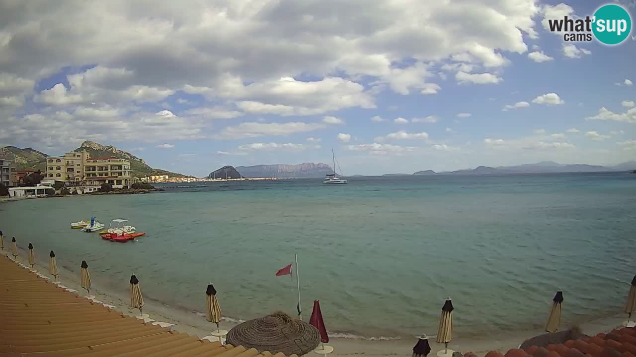 Spletna kamera Terza Spiaggia Golfo Aranci – Pogled na plažo v živo