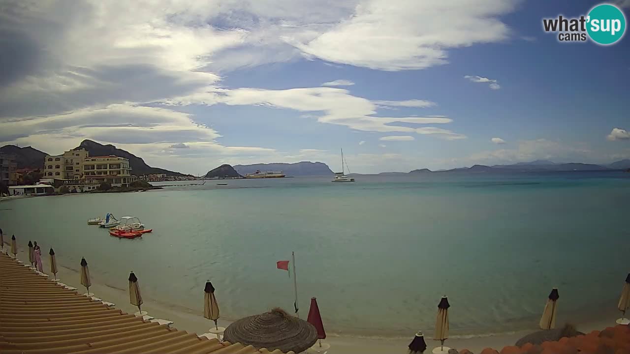 Spletna kamera Terza Spiaggia Golfo Aranci – Pogled na plažo v živo