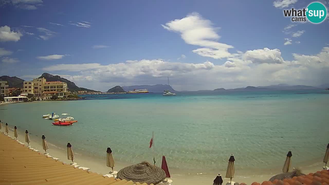 Spletna kamera Terza Spiaggia Golfo Aranci – Pogled na plažo v živo