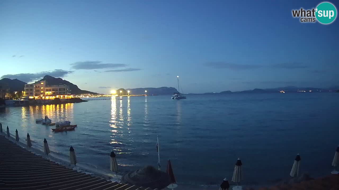 Spletna kamera Terza Spiaggia Golfo Aranci – Pogled na plažo v živo