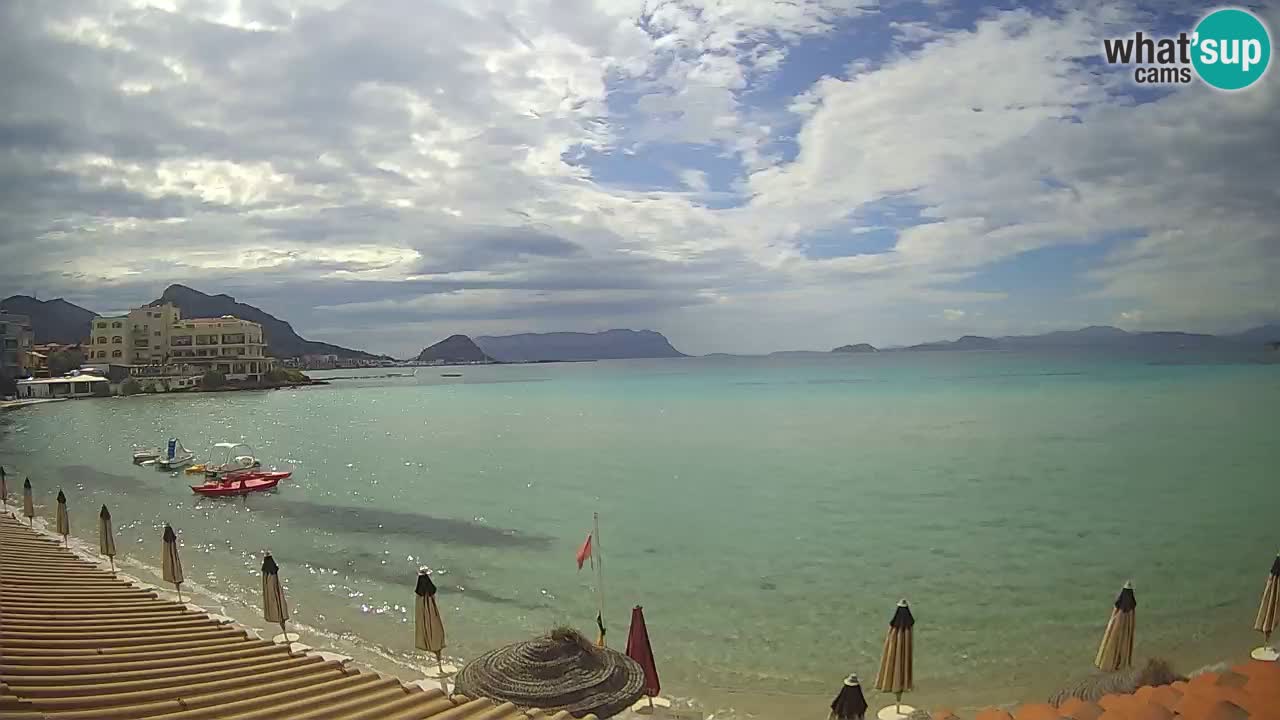 Spletna kamera Terza Spiaggia Golfo Aranci – Pogled na plažo v živo