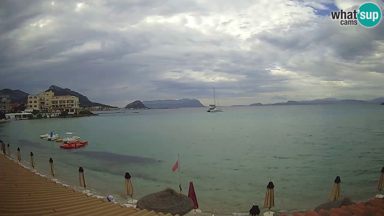 Spletna kamera Terza Spiaggia Golfo Aranci – Pogled na plažo v živo